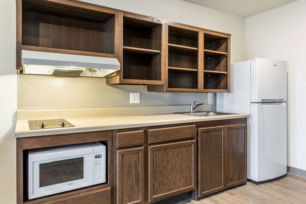 WoodSpring Suites Indianapolis Castleton - photo 26