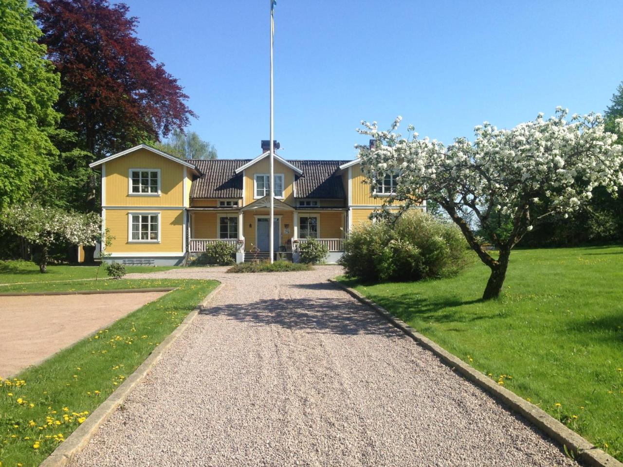 Fredriksons Vilt Vin & Pensionat — hotel in Axvall