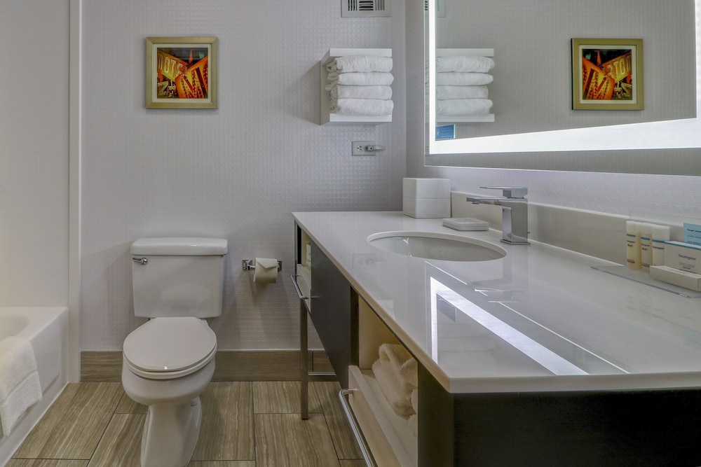 Hampton Inn Tropicana - photo 29