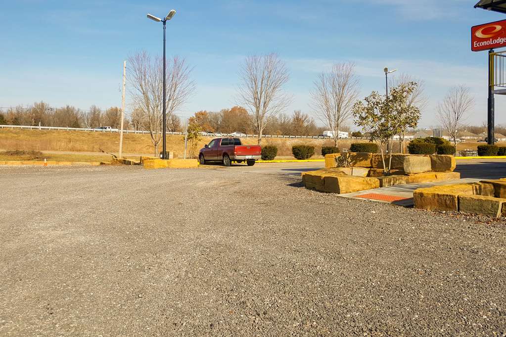 Econo Lodge Oak Grove Blue Springs - photo 18