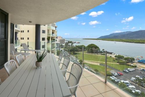 Seascape — 4-Star Luxury Hotel in Cairns, Australia