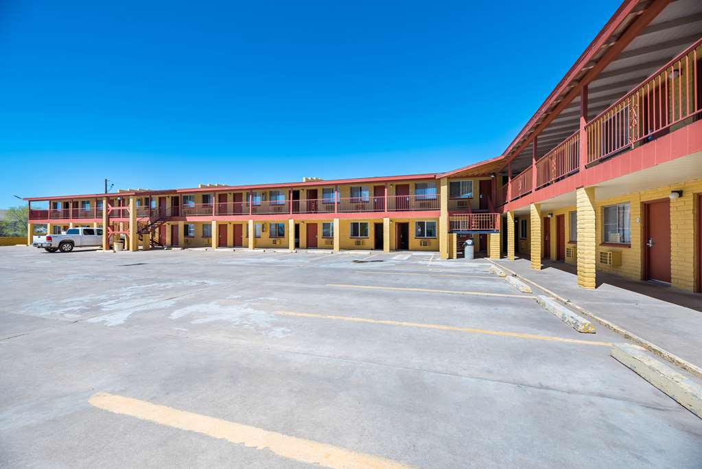 Econo Lodge I 40 exit 286 Holbrook - photo 3