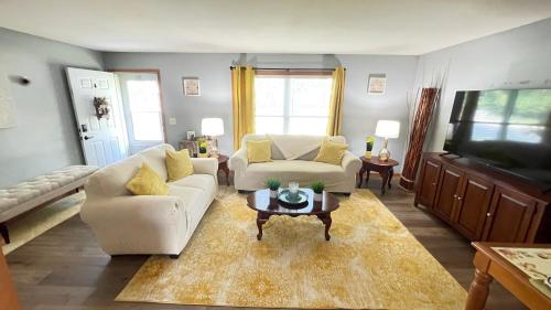 Luxx Guest House — 4-Star Luxury Hotel in Milwaukee, United States