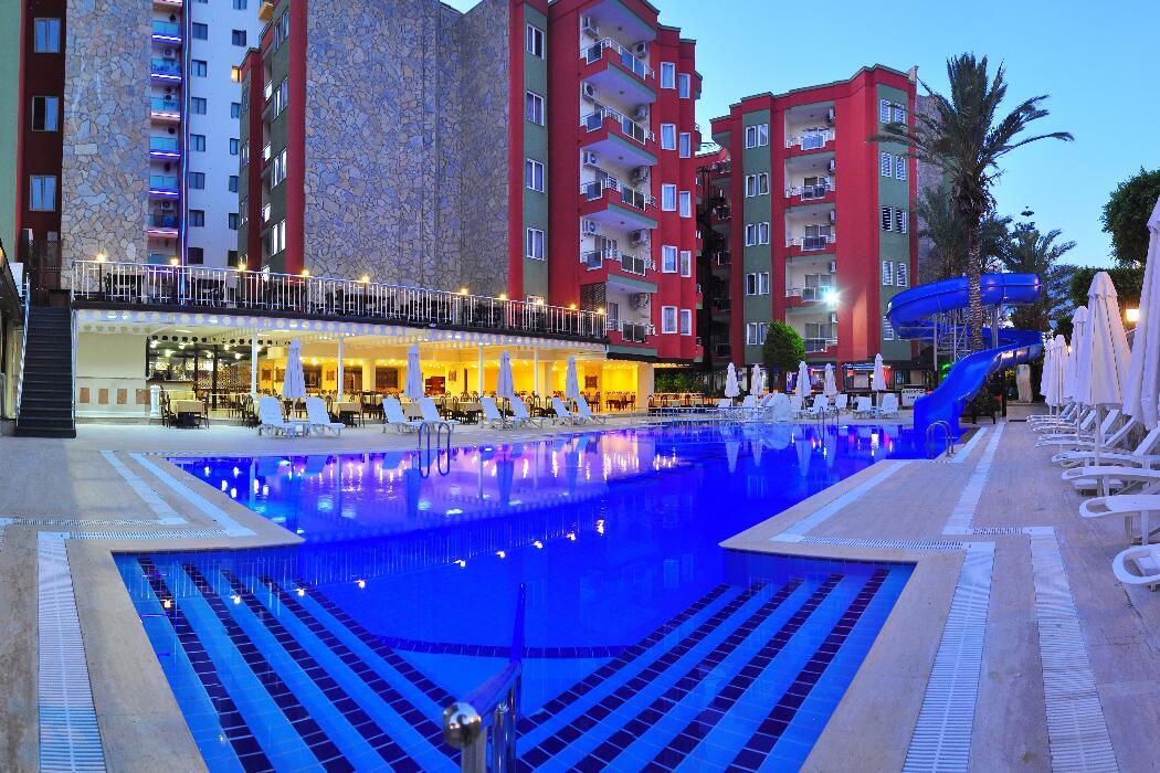 Platan Alpina in Mahmutlar, Turkey