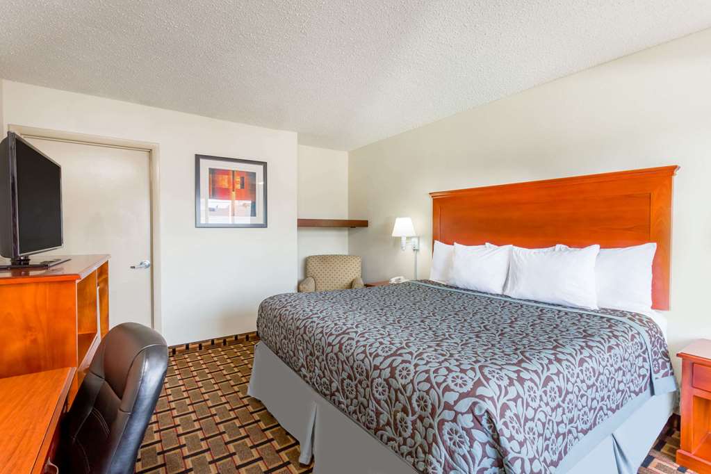 Days Inn by Wyndham Charlottesville University Area - photo 18