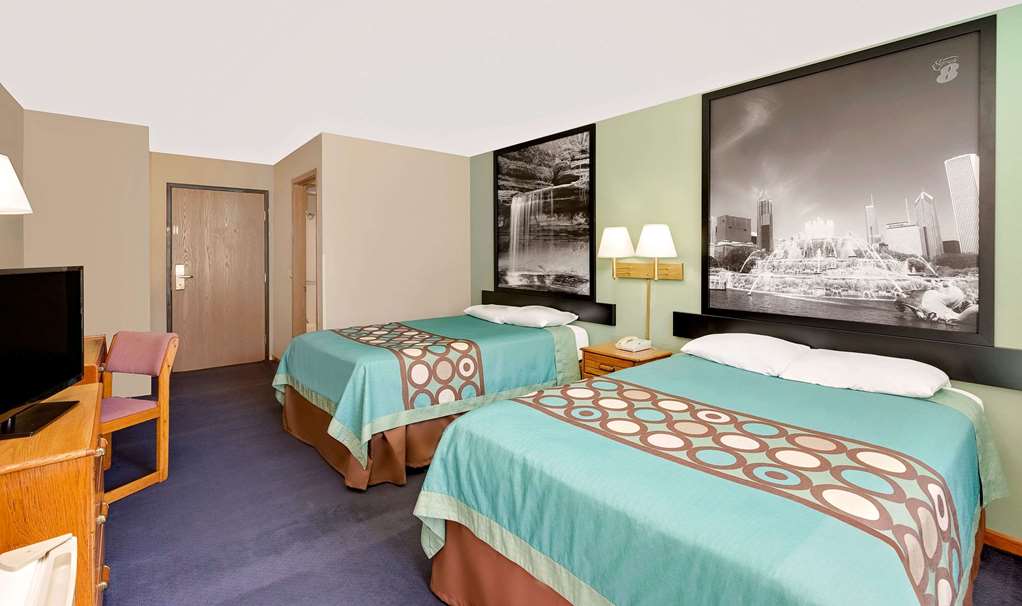 Super 8 by Wyndham Macomb - photo 9
