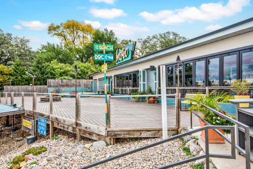 Sunset Shores at the Stillwater in Bridges Bay Resort — hotel in Arnolds Park