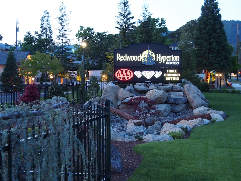 Redwood Garden Inn - photo 28