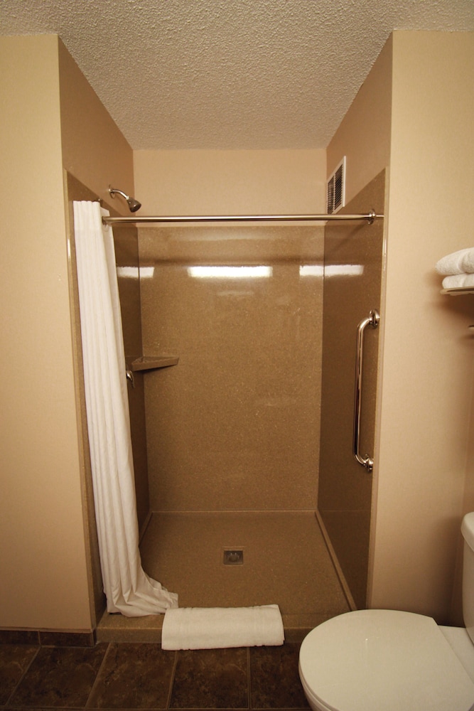Canby Inn And Suites - photo 23
