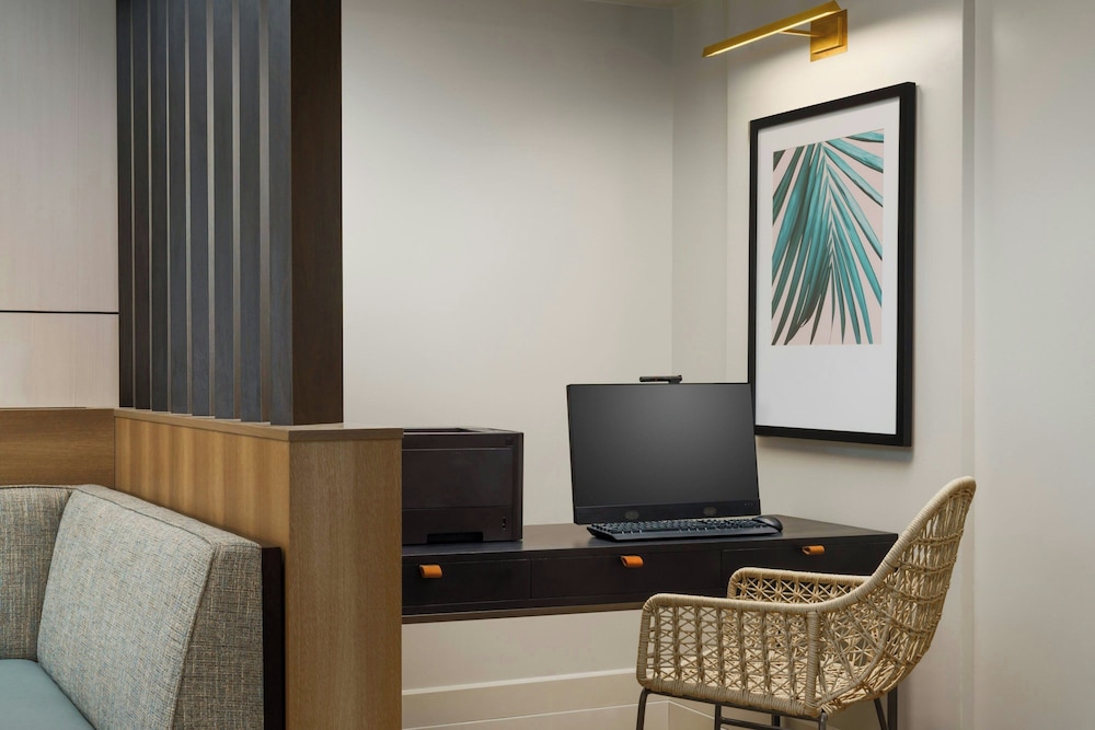Courtyard by Marriott Oceanside Fort Lauderdale Beach - photo 48