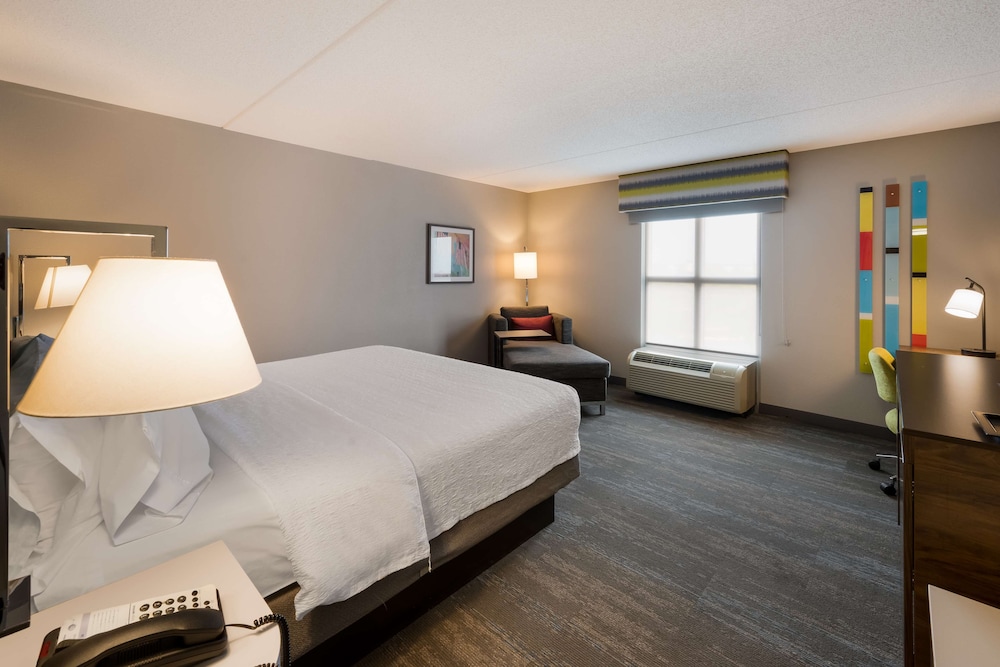 Hampton Inn & Suites Fredericksburg at Celebrate Virginia - photo 32