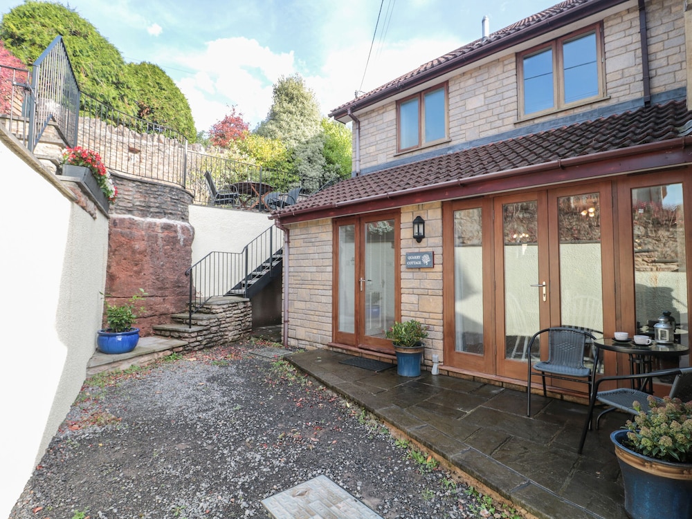 Quarry Cottage — 4-Star Luxury Hotel in Cheddar, United Kingdom