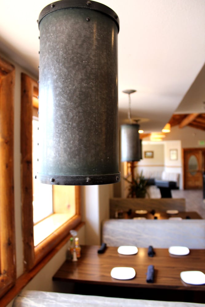 Holiday Inn Resort The Lodge At Big Bear Lake by IHG - photo 47