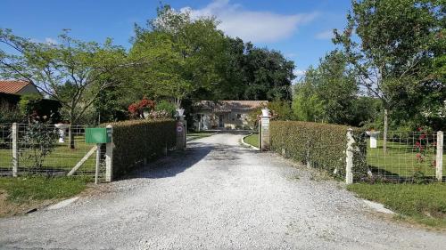 Clos Notre Dame - carbon neutral hotel in Generac