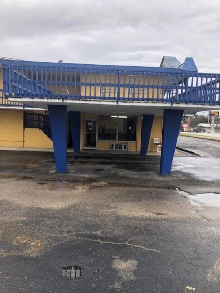Red Roof Inn Radcliff Fort Knox - photo 8