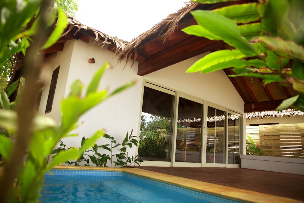 Vale Vale Beachfront Villas — 4-Star Luxury Hotel in Port-Vila, Vanuatu