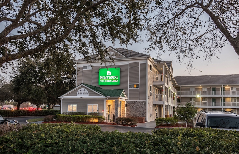 HomeTowne Studios by Red Roof Orlando South - photo 25