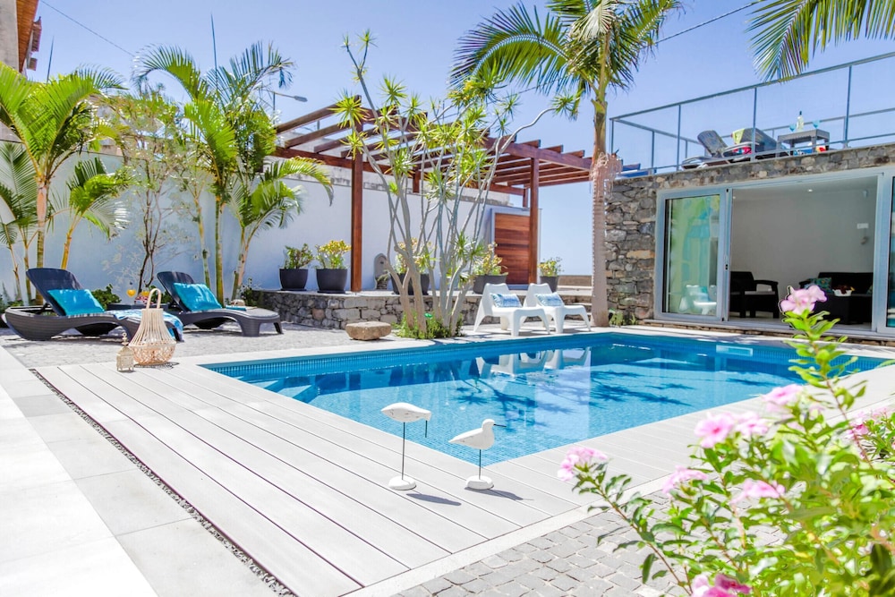 Madeira Beach House by MHM — 4-Star Luxury Hotel in Ponta Do Sol, Portugal