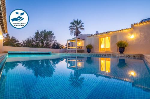 Villa Saint Michel by Algarve Vacation — 4-Star Luxury Hotel in Mexilhoeira Grande, Portugal