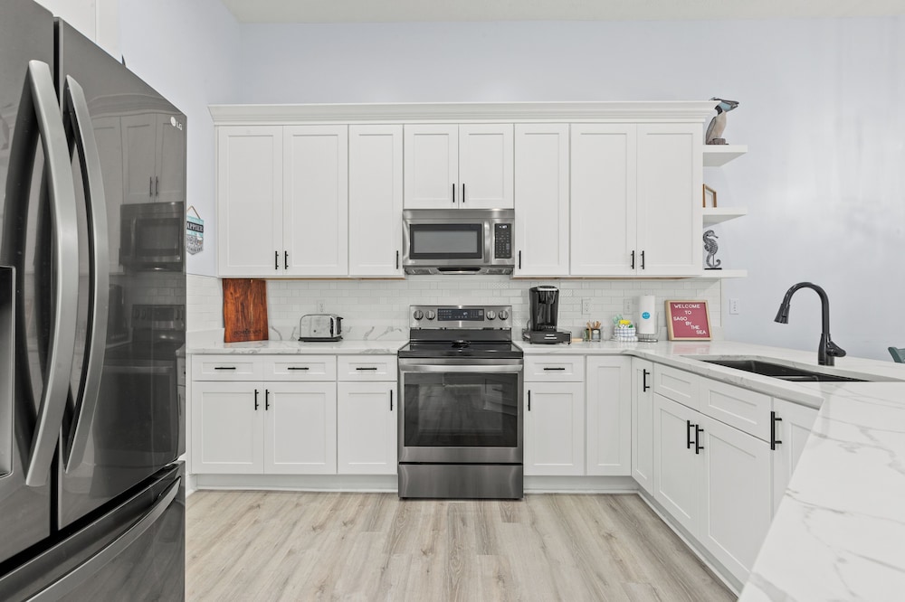 Sago by the Sea: 2 bed 2.5 bath Retreat Steps From the Beach Sleeps 7 - photo 9