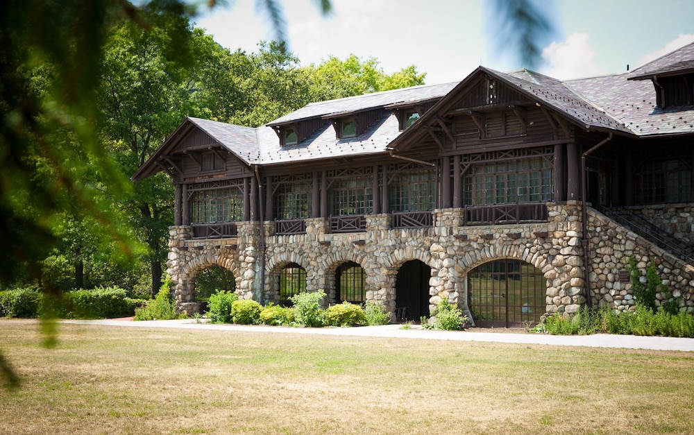 Overlook Lodge at Bear Mountain - photo 4