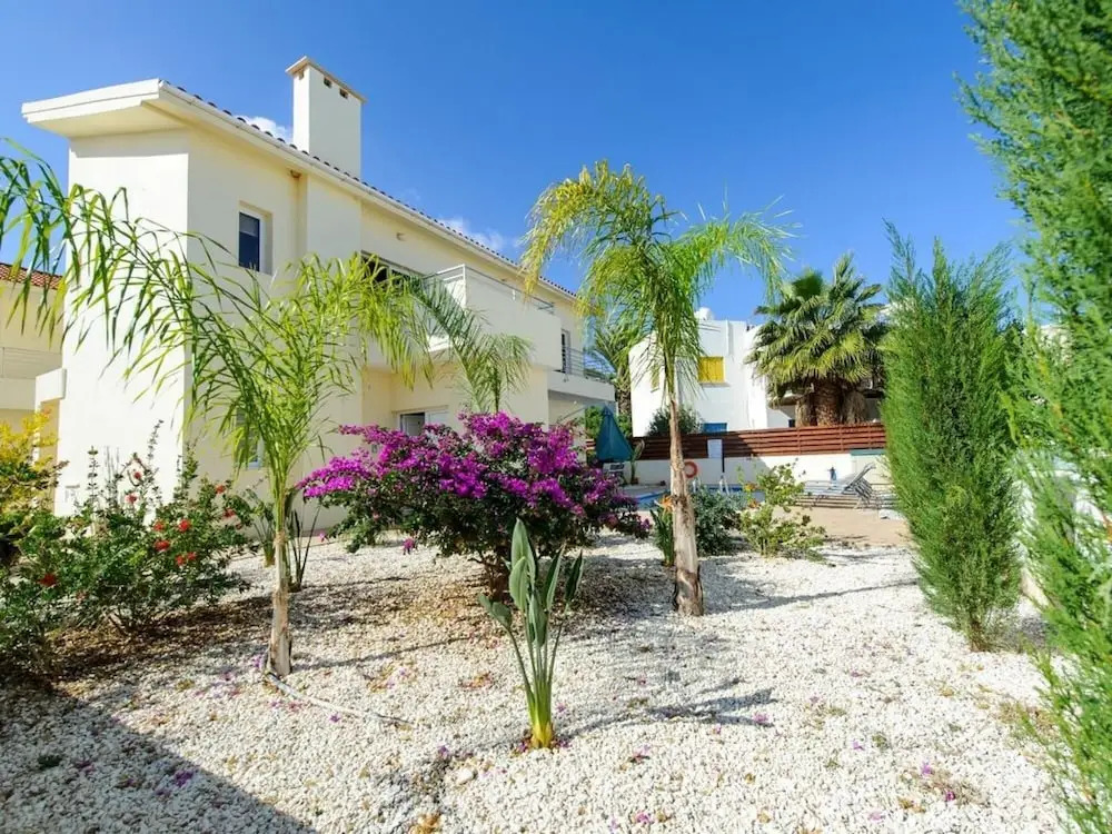 Villa Dafnis Helios Lovely 3 Bedroom Central Protaras Villa With Pool — 4-Star Luxury Hotel in Protaras, Cyprus