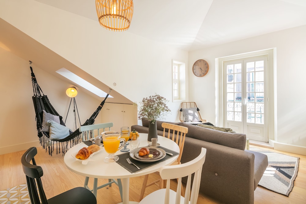 Almaria Officina Real Apartments Chiado — 4-Star Luxury Hotel in Lisbon, Portugal