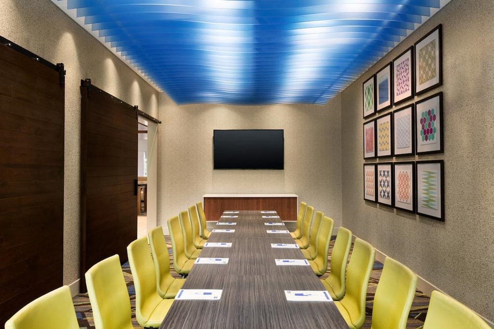 Holiday Inn Express & Suites Kansas City Oak Grove I 70 by IHG - photo 24