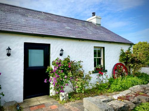 Dunnaglea Cottage Ballintoy — 4-Star Luxury Hotel in Ballycastle, United Kingdom