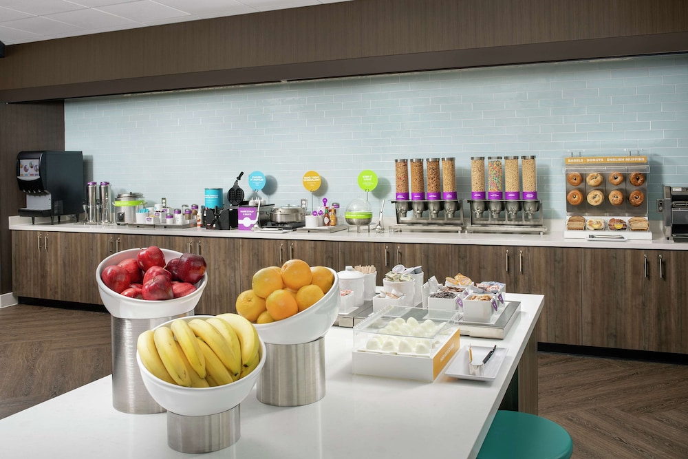Tru by Hilton Denver Airport Tower Road - photo 26