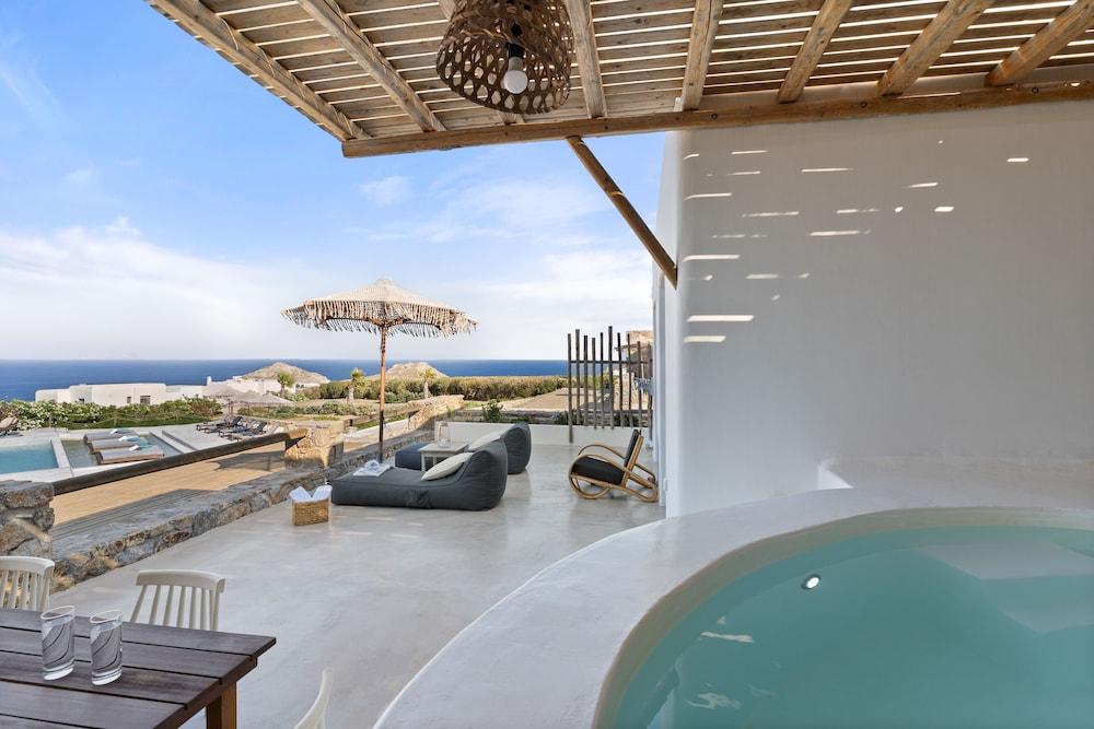 Myconian Crown Suites — 4-Star Luxury Hotel in Mykonos, Greece