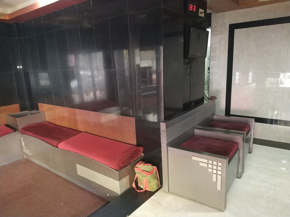 Iroomz Hotel Adhikar in Vijayawada, India