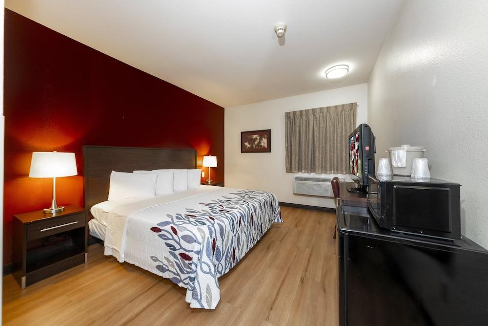 Red Roof Inn St Robert Ft Leonard Wood - photo 8