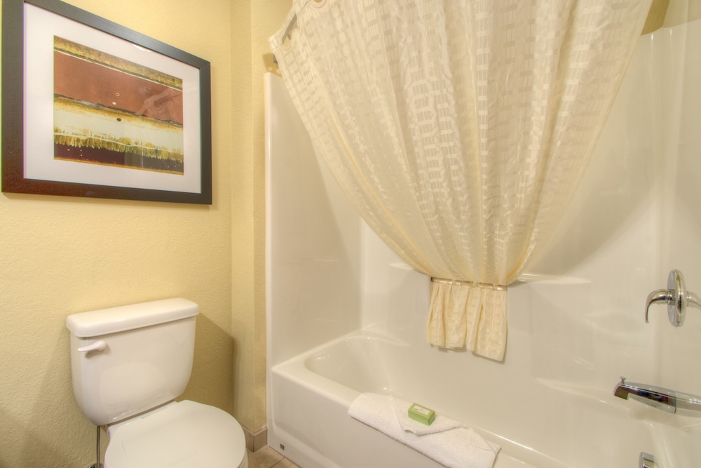 Cobblestone Inn and Suites Holyoke - photo 24