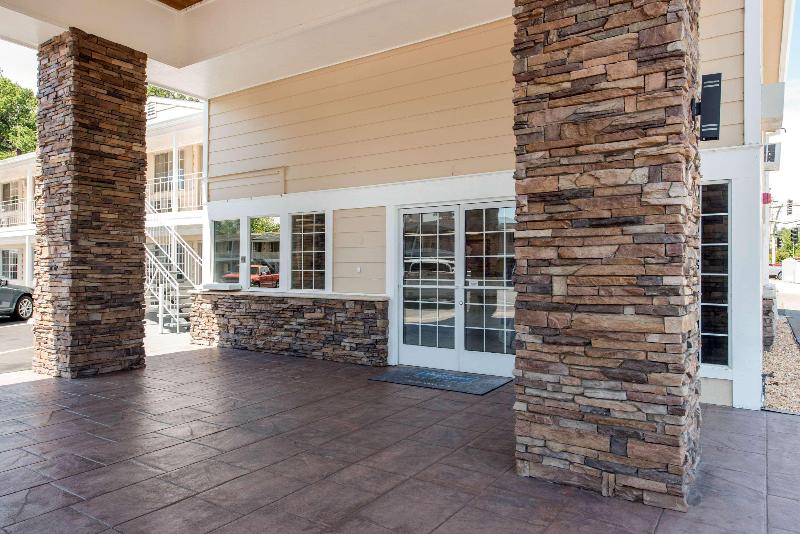 Rodeway Inn Redding - photo 2