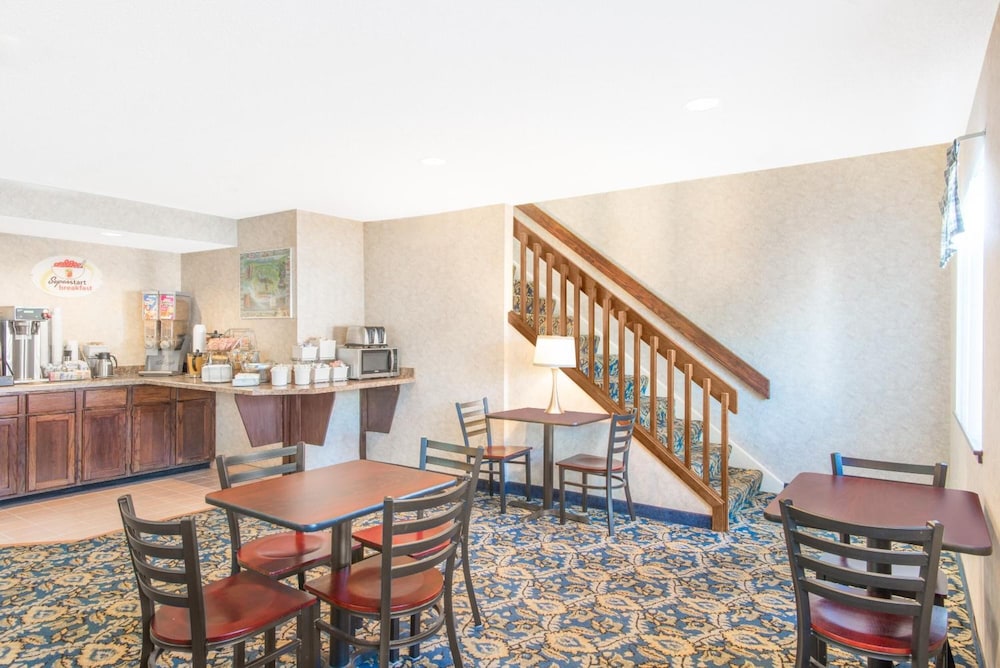 Rodeway Inn Webster NY - photo 28