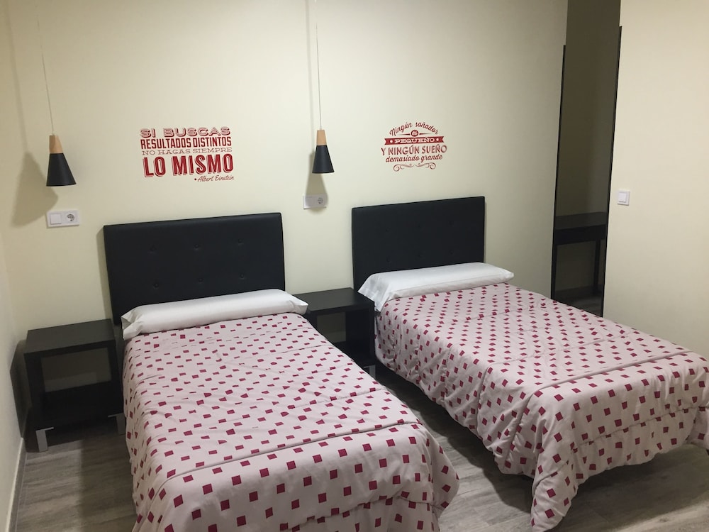 Jqc Rooms - last minute hotel in Madrid
