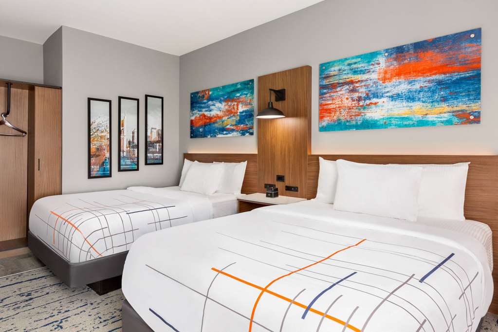 La Quinta Inn & Suites by Wyndham Mount Laurel Moorestown - photo 34