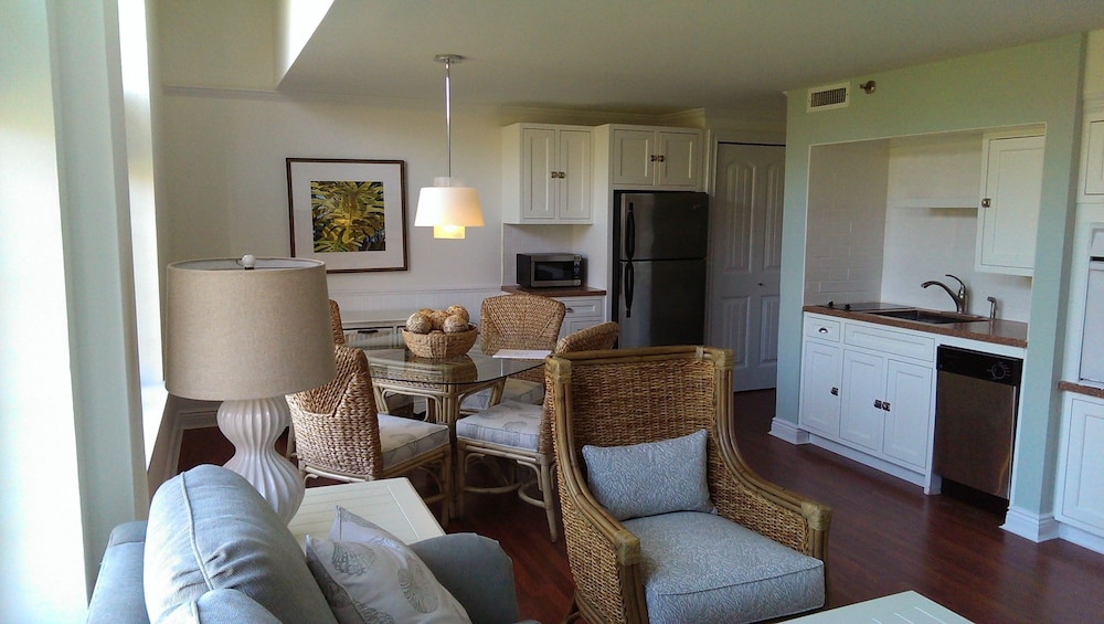 Montauk Manor - photo 31