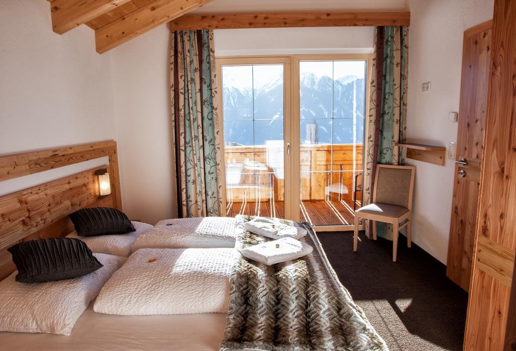 Apart Sattelkopf — 4-Star Luxury Hotel in Fiss, Austria
