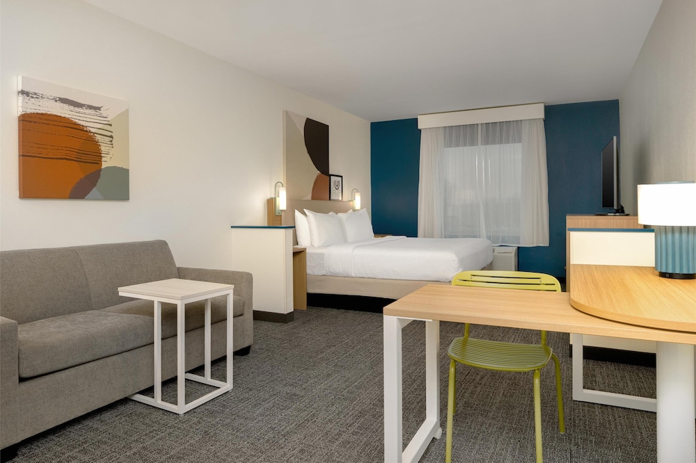 Spark by Hilton Rahway - photo 41