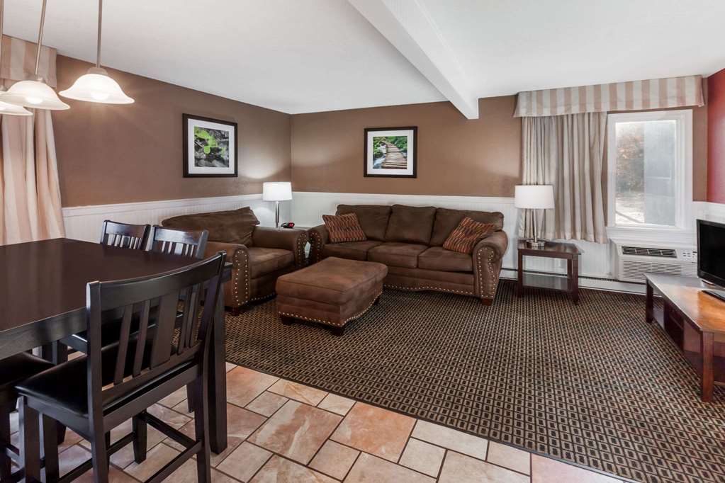 Travelodge By Wyndham Traverse City Mi - photo 17