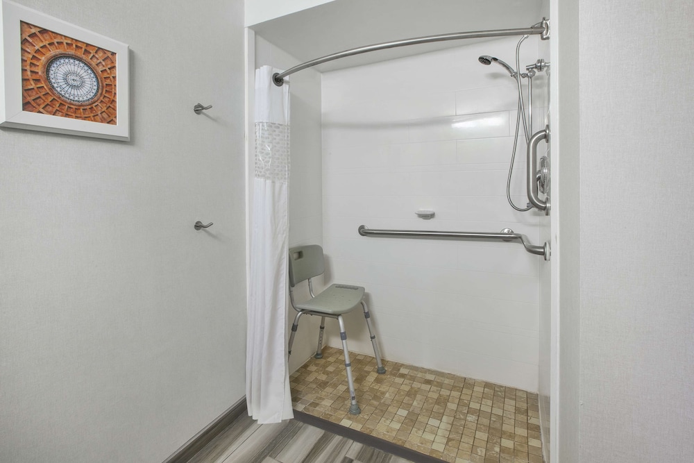 Hampton Inn Pittsburgh University Medical Center - photo 14