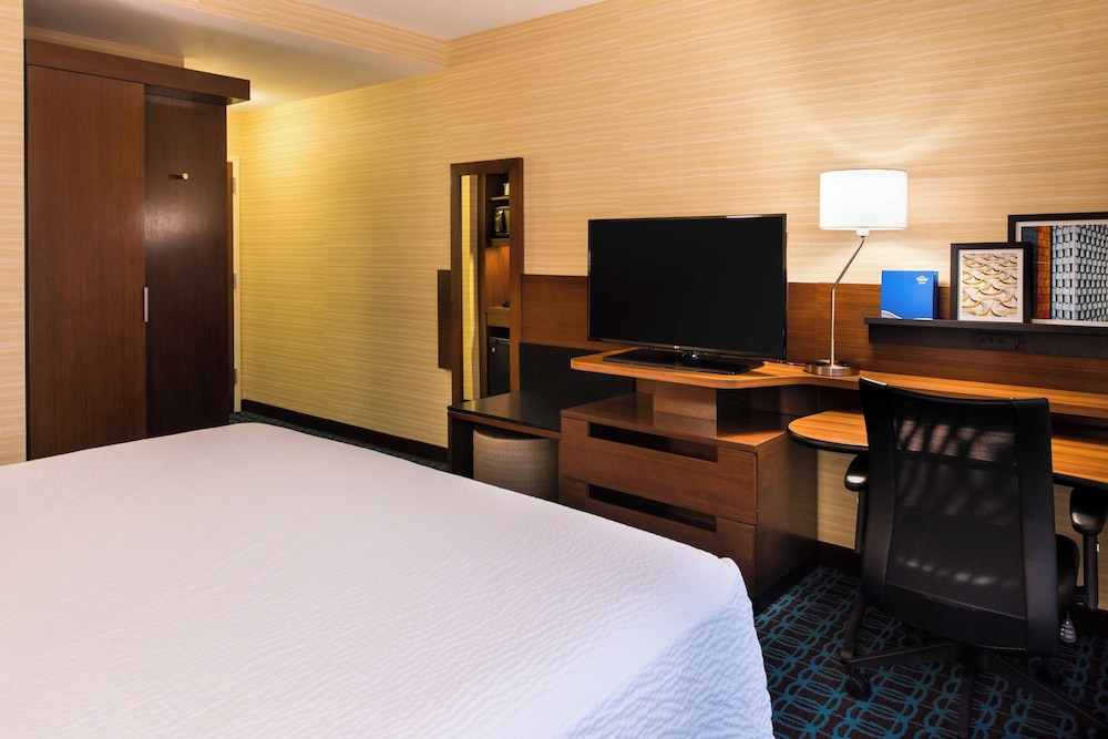 Fairfield Inn & Suites Utica - photo 10