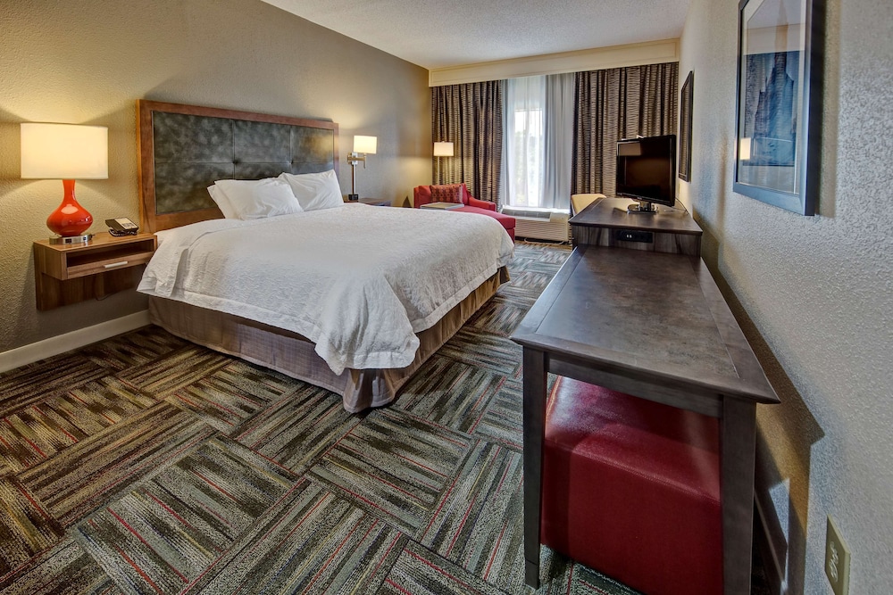 Hampton Inn Newberry Opera House - photo 12