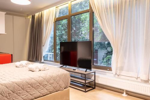 Tsakalof 10a View by Zeussuites — 4-Star Luxury Hotel in Athens, Greece