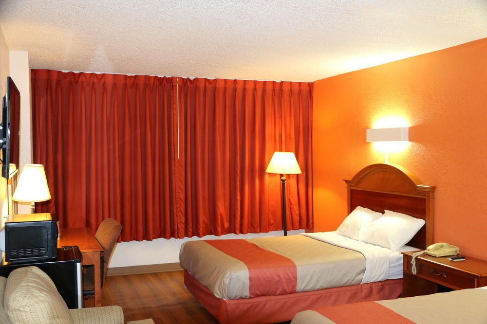 Motel 6 Tulsa Airport - photo 17