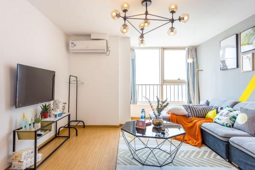 SuZhou GuSu Shimao Life Square ShiHu Scenic Area ShangFangShan Forest Park Locals Apartment 00151960 — 4-Star Luxury Hotel in Suzhou, People's Republic of China