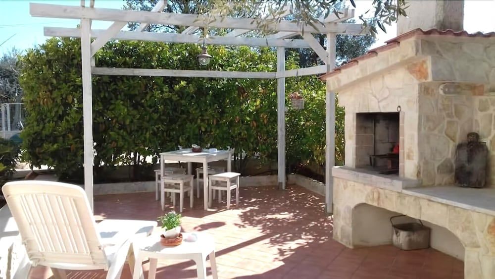 B&B Villa Nonna Maria — 4-Star Luxury Hotel in Castellana, Italy