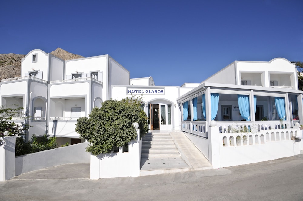 Glaros - carbon neutral hotel in Fira